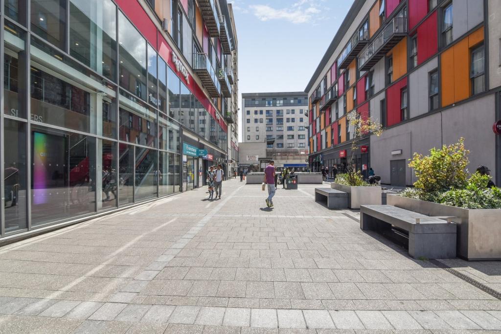 Modern Three-Bedroom Apartment to Rent – Wembley