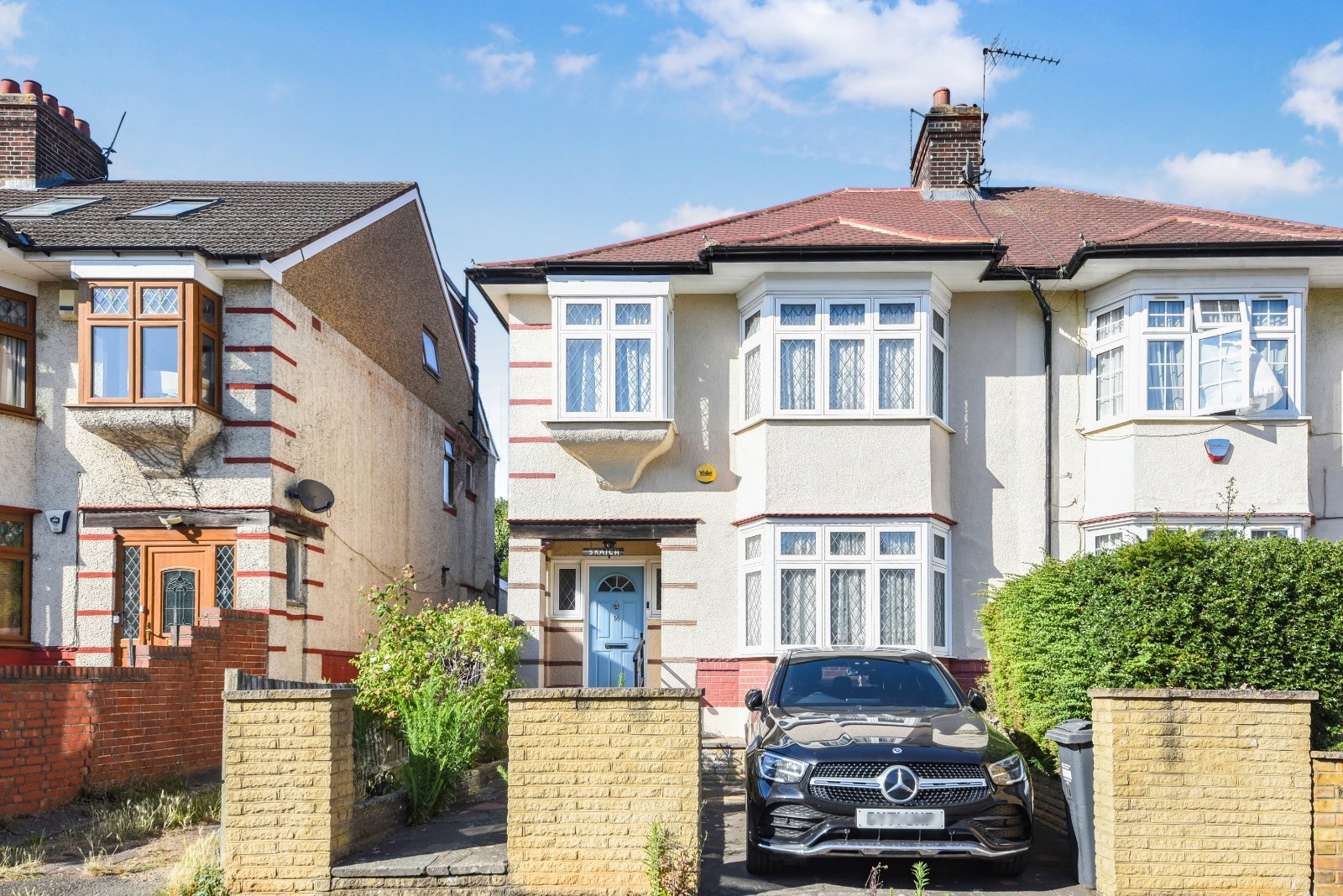 Spacious Three-Bedroom Semi-Detached House to Rent – Brentford, Hounslow TW8