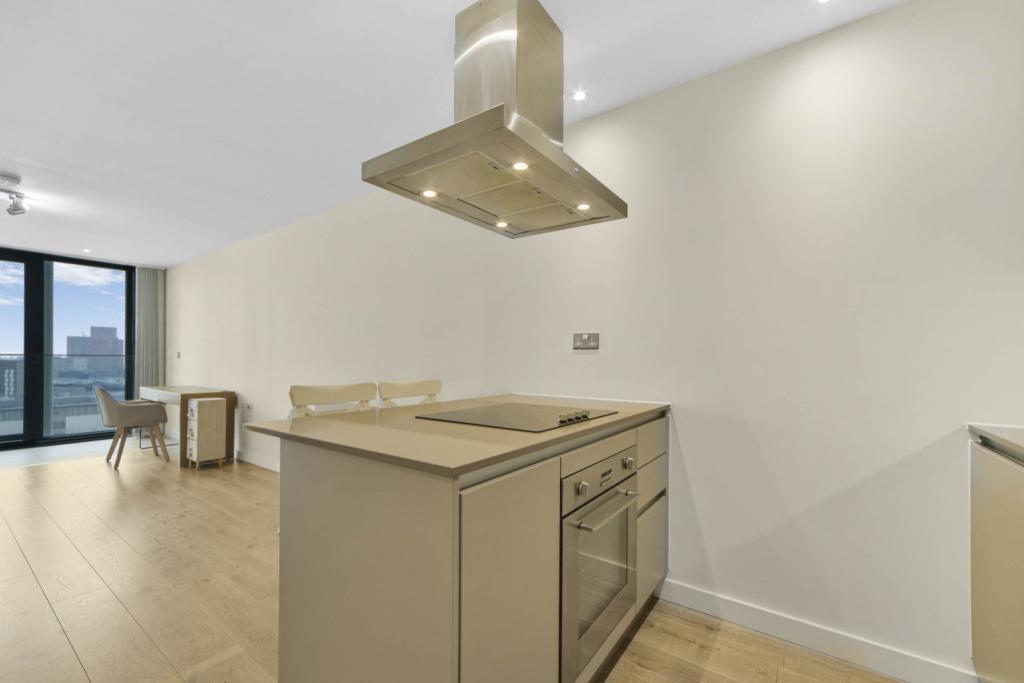 Modern One-Bedroom Apartment with Concierge and Gym – Stratford, London E15
