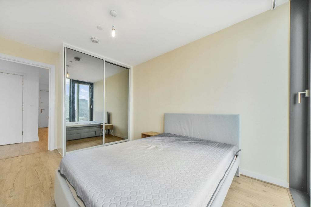 Modern One-Bedroom Apartment with Concierge and Gym – Stratford, London E15