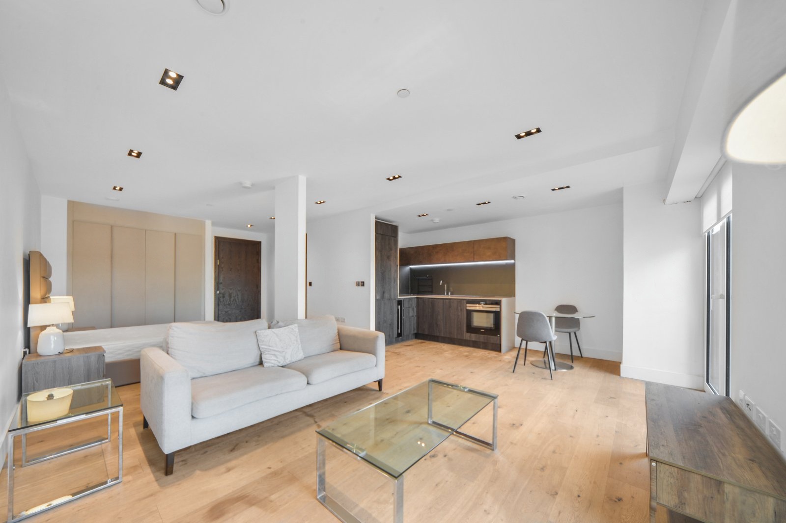Stunning Studio Apartment in Luxury Tower – Vauxhall, London SW8