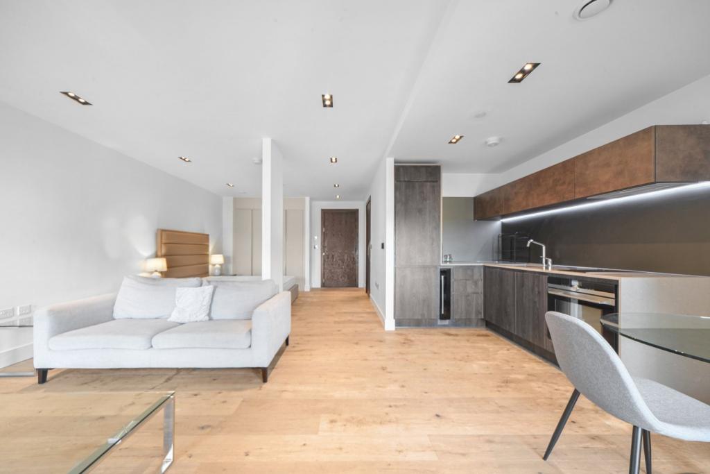 Stunning Studio Apartment in Luxury Tower – Vauxhall, London SW8