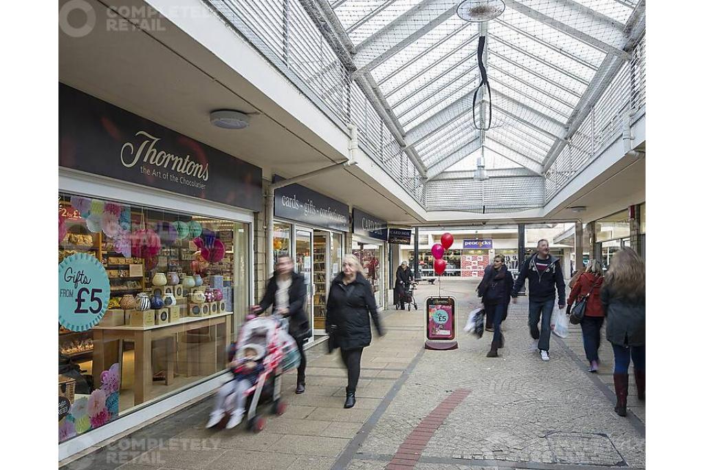 Three Horseshoes Walk, Warminster – Retail & Community Hub