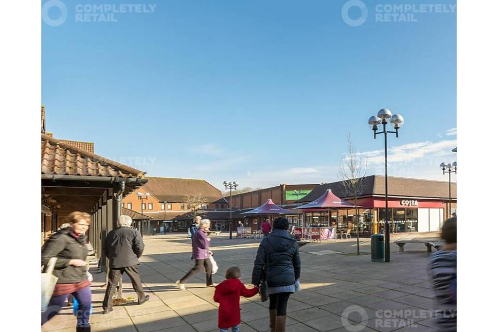 Locks Heath Shopping Village – Retail Unit To Let – Fareham, Hampshire