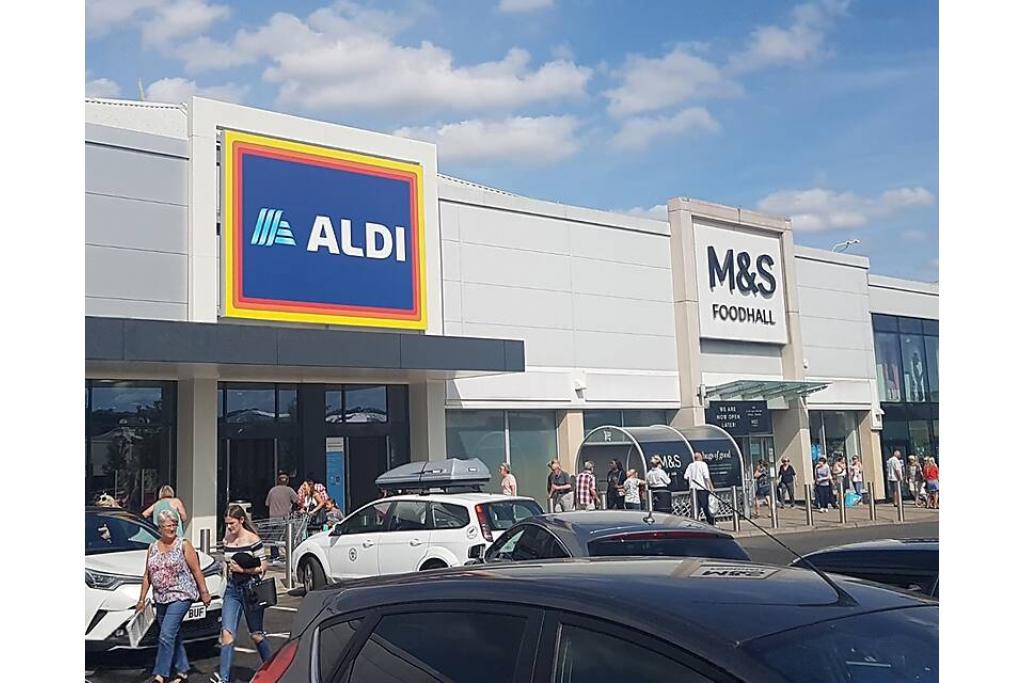 Retail Units for Let at Borehamwood Shopping Park