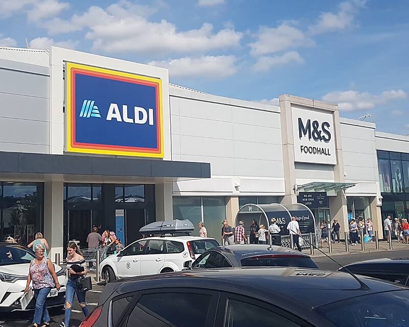 Retail Units for Let at Borehamwood Shopping Park