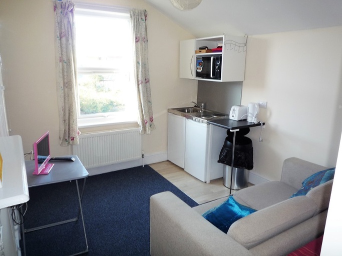 Shepherd's Bush House for Rent