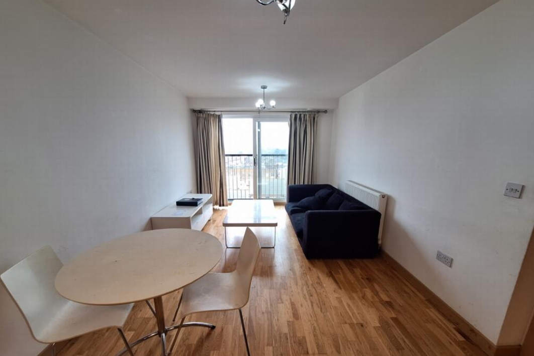 Spacious Two-Bedroom Apartment to Rent in Wallington – £1,600pcm
