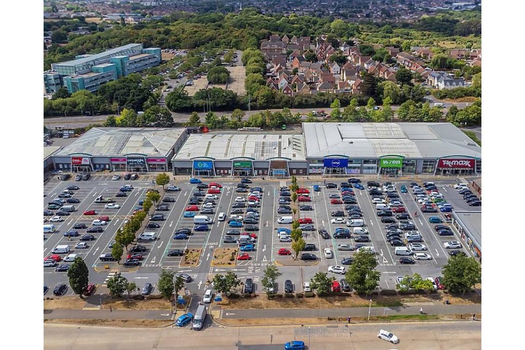 Pipps Hill Retail Park – Basildon