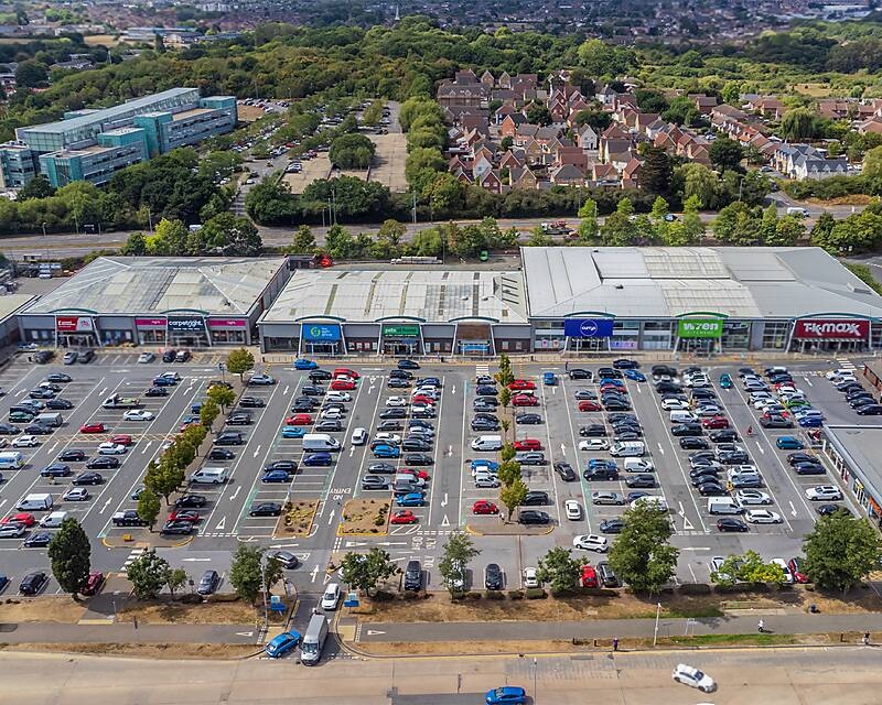 Pipps Hill Retail Park – Basildon