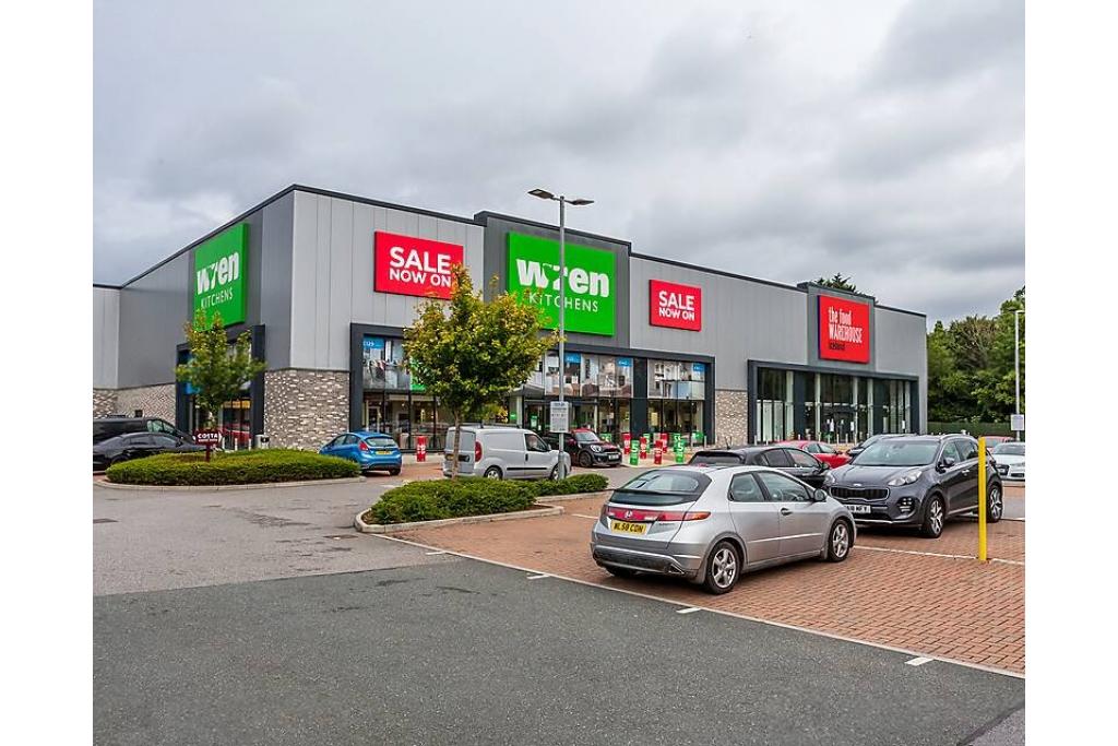 Gateway Retail Park – Prime Retail & Shopping Park Near Plymouth