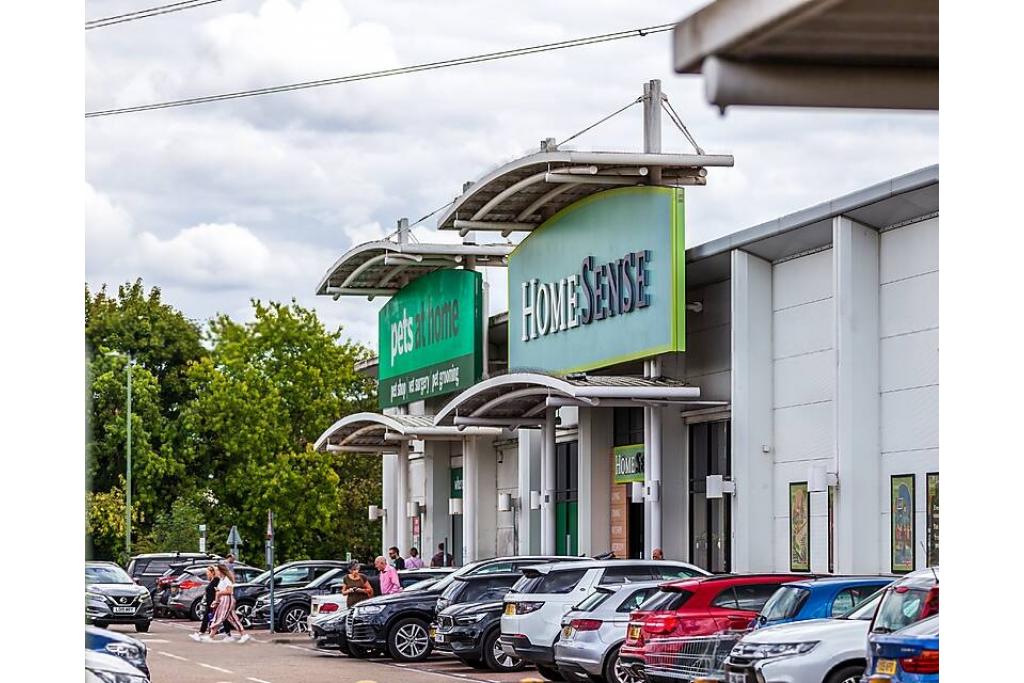 Century Retail Park – Dalton Way, Watford, Hertfordshire