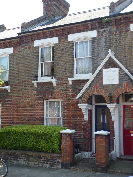 Charming 4-Bedroom House with Private Patio Garden – Westbourne Park, London
