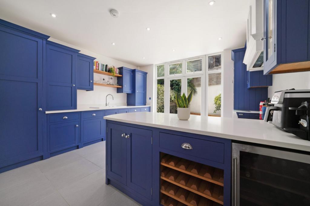 Charming 2-Bedroom Georgian Terrace – Oval, London – £750,000