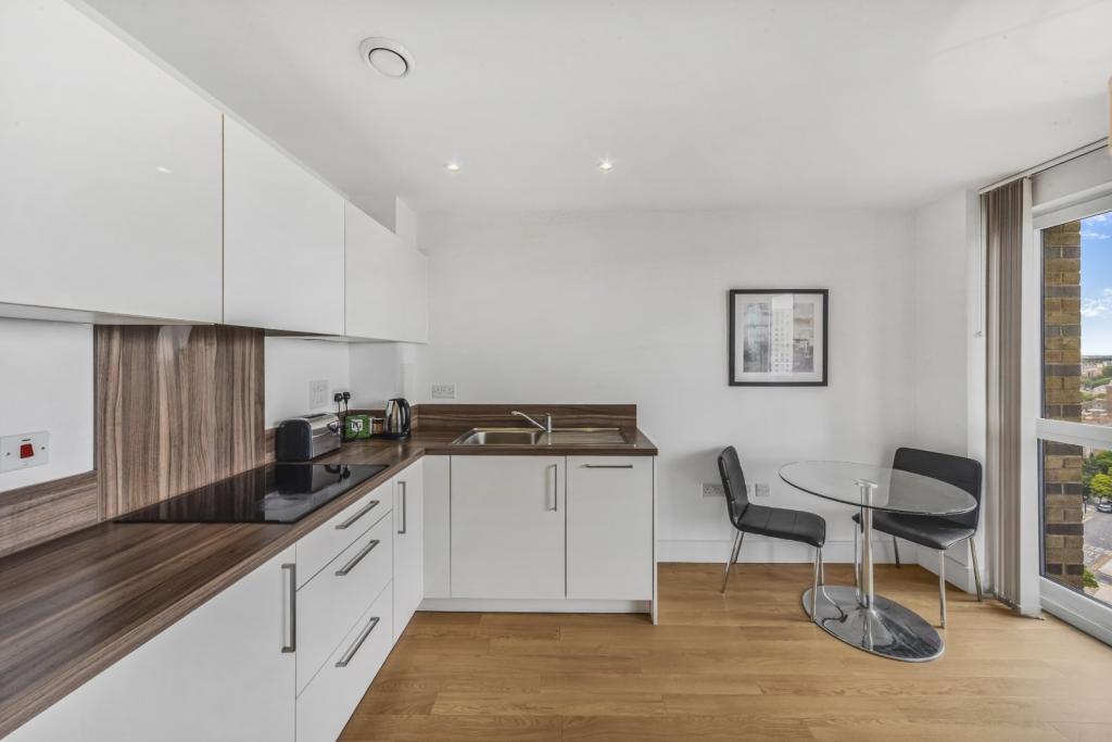 Modern 1-Bedroom Apartment in Bow – £340,000