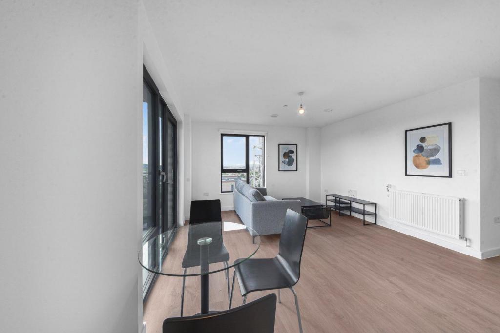 Modern 1-Bedroom Apartment with Balcony – Wembley Park, London – £1,993 pcm