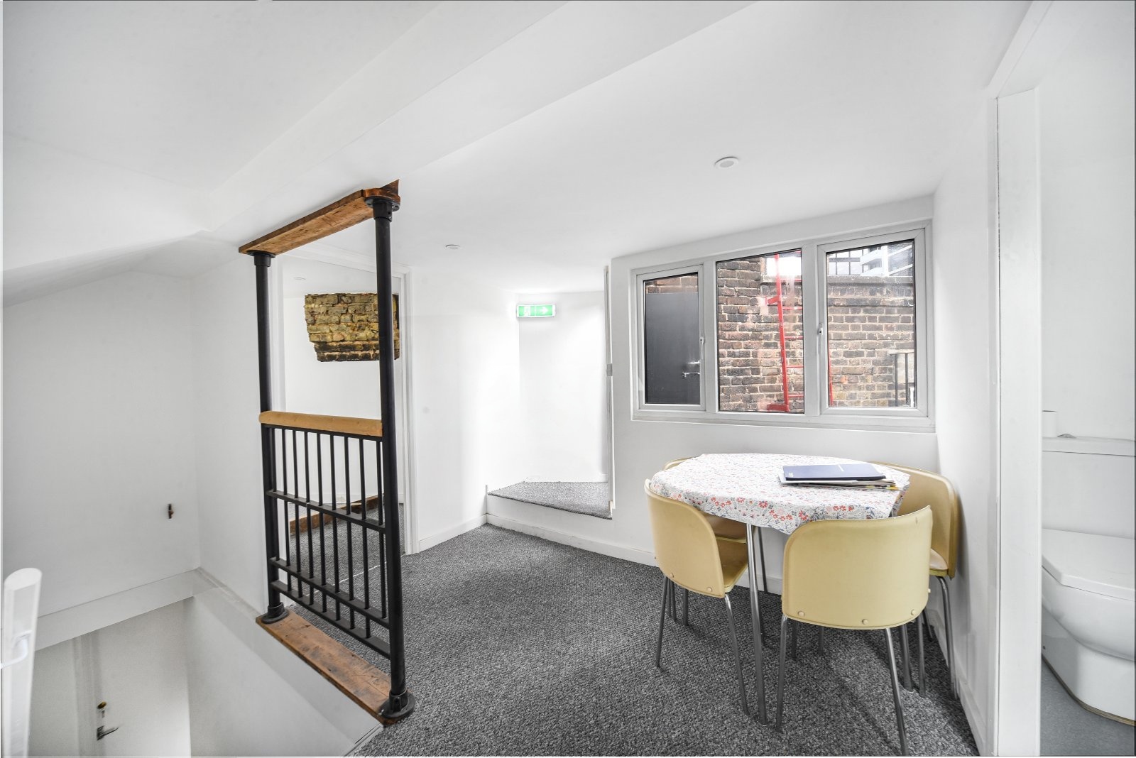 Stylish 3-Bedroom Apartment with Roof Terrace – Shoreditch, London – £3,700 pcm