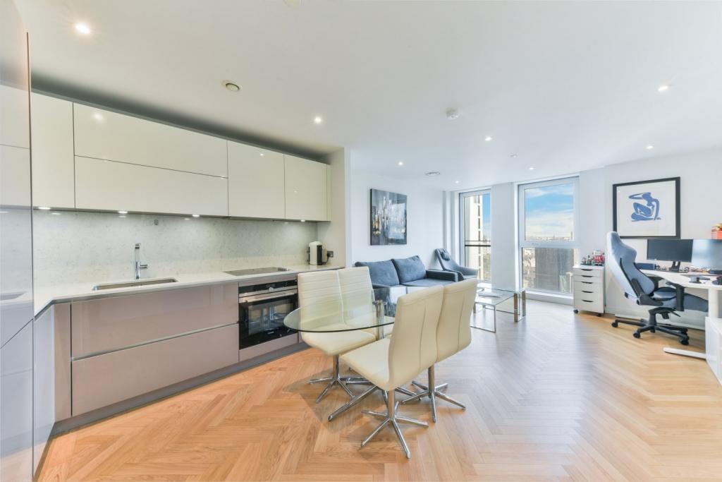Stylish 1‑Bedroom Apartment in Two Fifty One – Southwark Bridge Road – £2,491 pcm