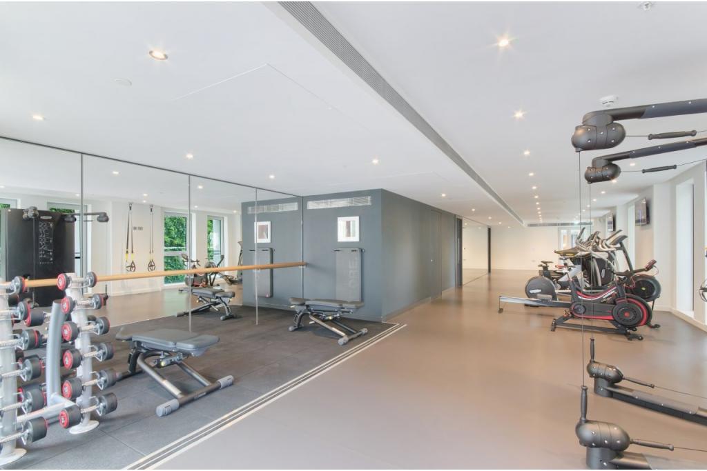 Stylish 1‑Bedroom Apartment in Two Fifty One – Southwark Bridge Road – £2,491 pcm