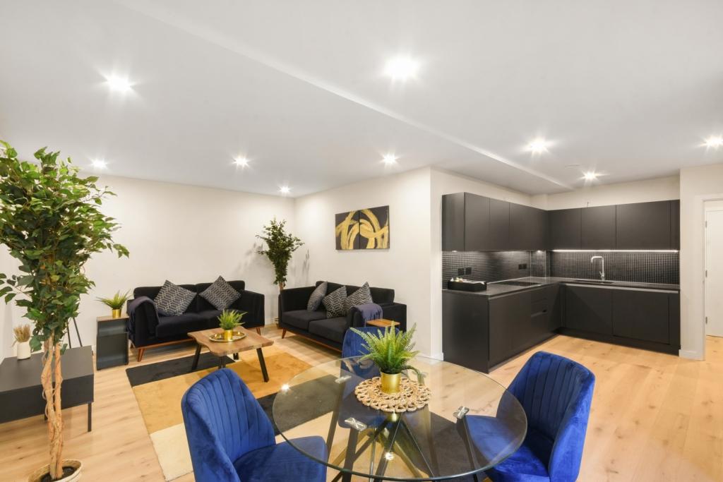 Sarsen House, Hanwell Square – 2 Bedroom Apartment to Rent – £2,448 pcm