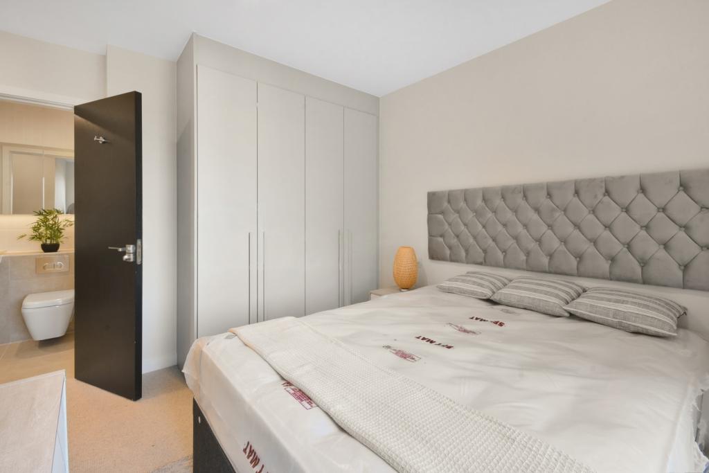 Sarsen House, Hanwell Square – 2 Bedroom Apartment to Rent – £2,448 pcm