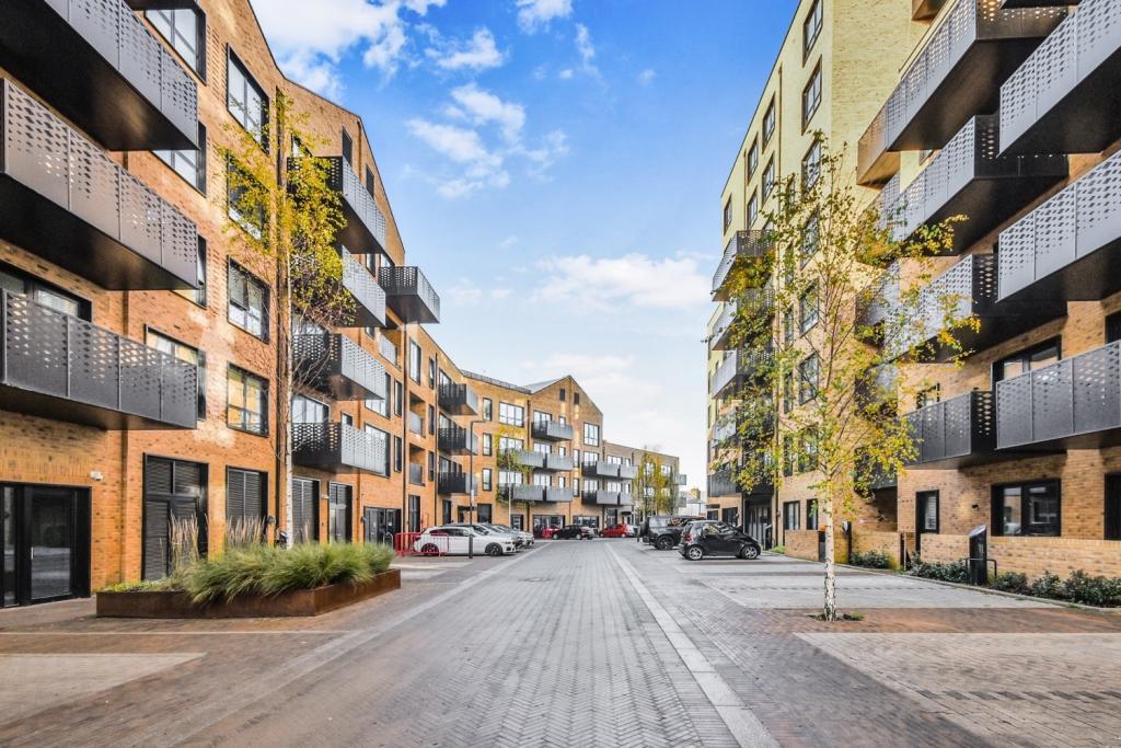 Sarsen House, Hanwell Square – 2 Bedroom Apartment to Rent – £2,448 pcm