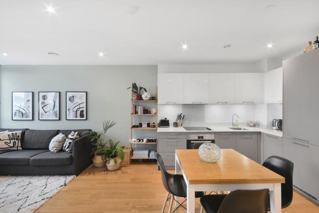 Two Fifty One, Elephant & Castle – 1 Bedroom Apartment to Rent – £2,426 pcm