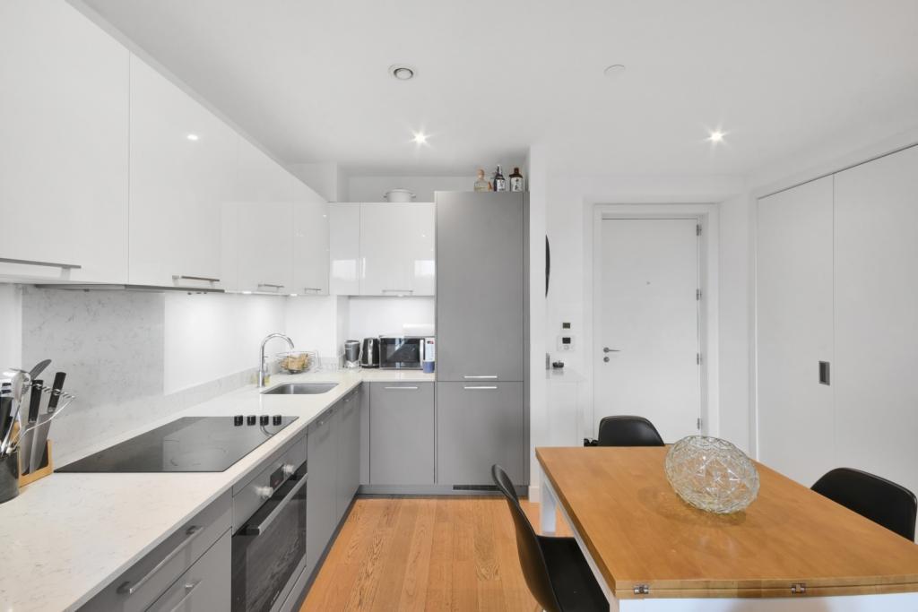Two Fifty One, Elephant & Castle – 1 Bedroom Apartment to Rent – £2,426 pcm