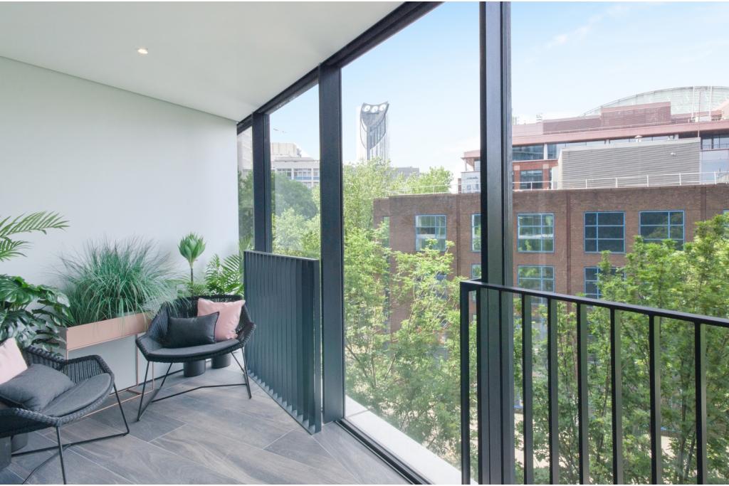 Two Fifty One, Elephant & Castle – 1 Bedroom Apartment to Rent – £2,426 pcm