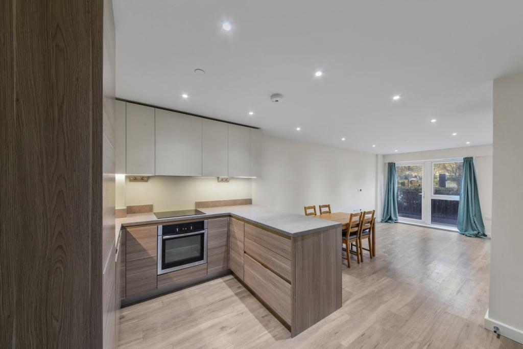 Beaufort Square, Colindale – 1 Bedroom Apartment to Rent – £1,711 pcm