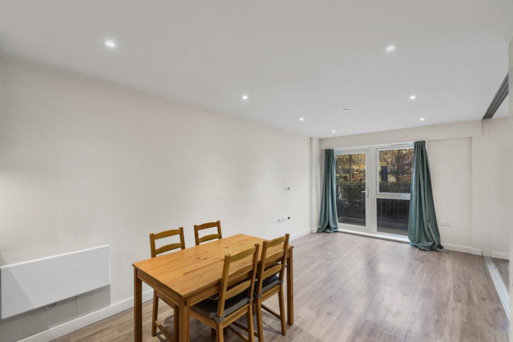 Beaufort Square, Colindale – 1 Bedroom Apartment to Rent – £1,711 pcm