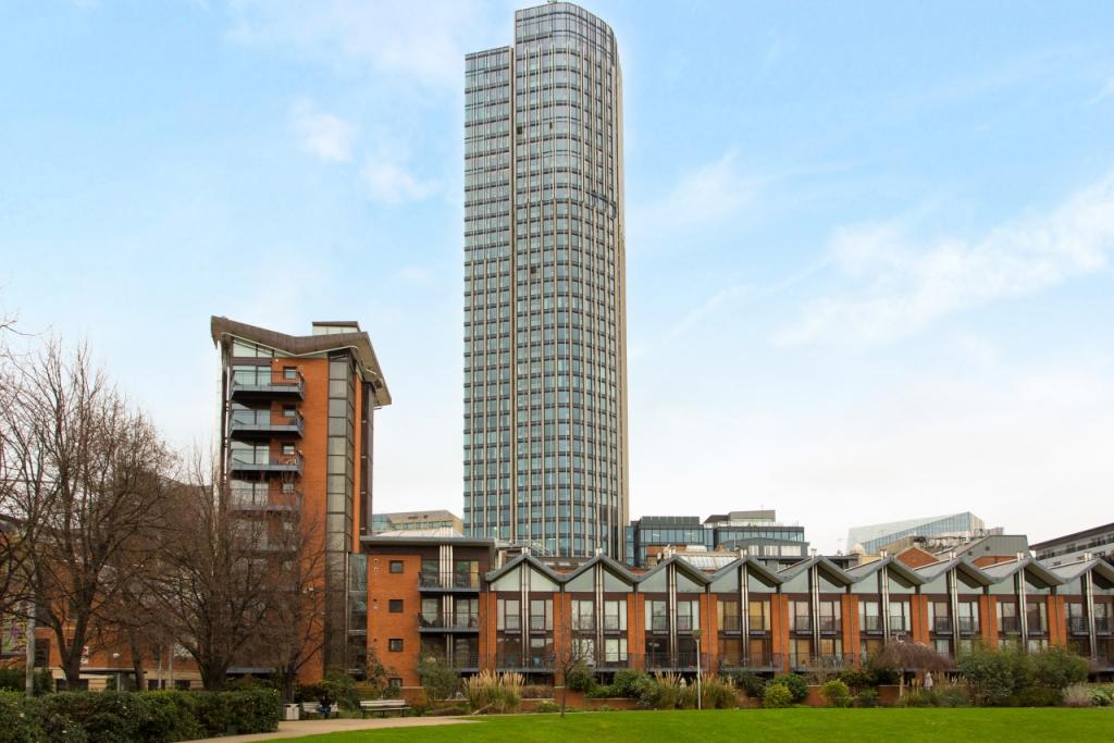 Upper Ground, South Bank – Studio Apartment to Rent – £3,033 pcm