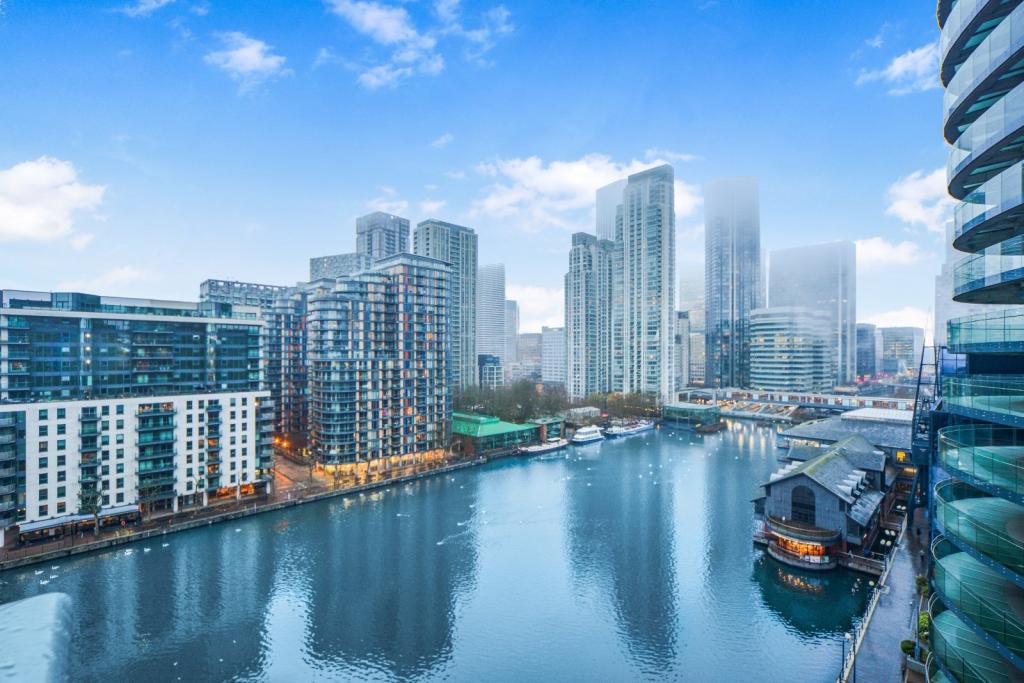 Baltimore Wharf, Canary Wharf – 2 Bedroom Duplex Apartment to Rent – £4,550 pcm