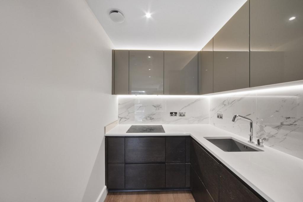 Royal Warwick Square, Kensington – 1 Bedroom Apartment to Rent – £3,302 pcm