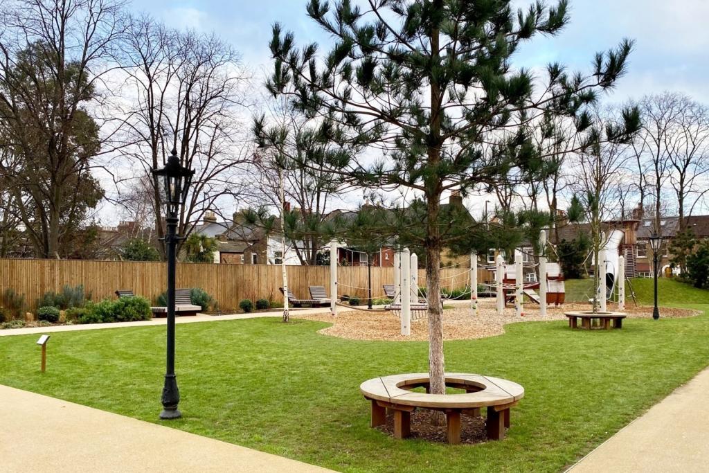 Alexandra Palace Gardens, Hornsey – 1 Bedroom Apartment to Rent – £1,993 pcm
