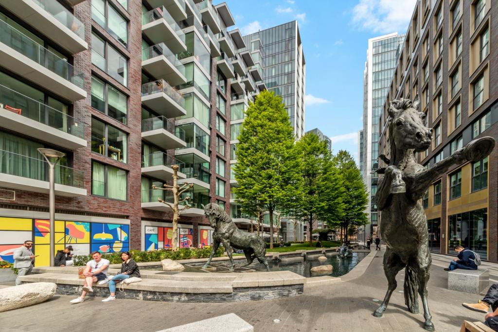 Goodman’s Fields, Chaucer Gardens, Aldgate – 2 Bedroom Apartment to Rent – £3,748 pcm