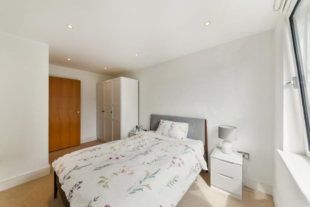 Indescon Square, Canary Wharf – 1 Bedroom Apartment to Rent – £2,275 pcm