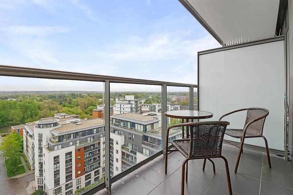 3 Bedroom Apartment for Sale – £850,000 – 1,059 sq. ft.