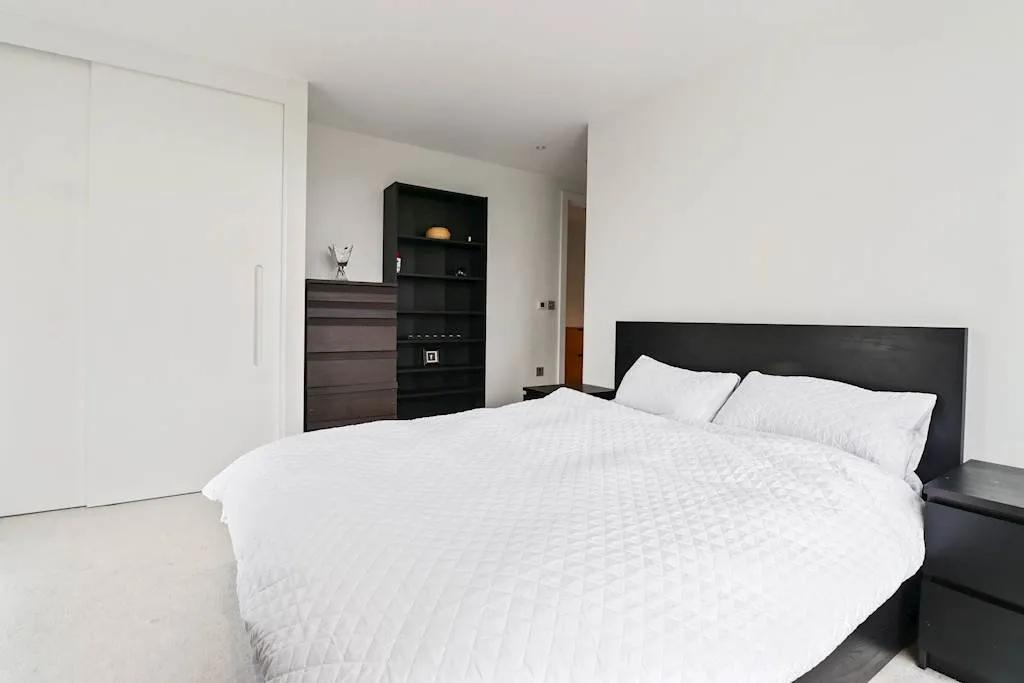 3 Bedroom Apartment for Sale – £850,000 – 1,059 sq. ft.