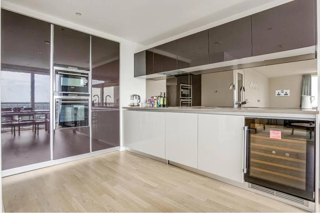 3 Bedroom Apartment for Sale – £850,000 – 1,059 sq. ft.