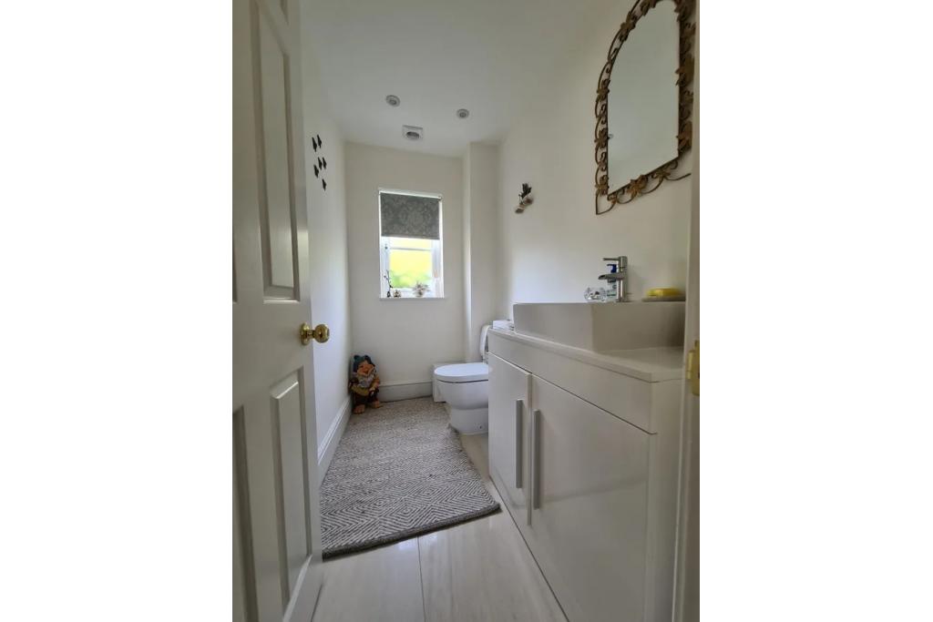 5 Bedroom Detached House for Sale – £1,940,000 – 2,223 sq. ft.