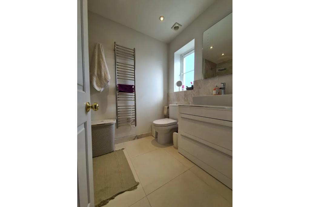 5 Bedroom Detached House for Sale – £1,940,000 – 2,223 sq. ft.