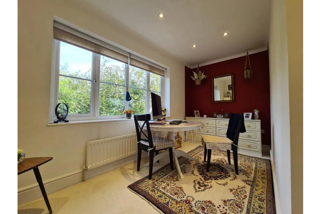5 Bedroom Detached House for Sale – £1,940,000 – 2,223 sq. ft.