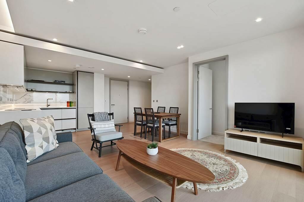 1-Bedroom Apartment for Sale – Offers in Region of £850,000 – 570 sq ft
