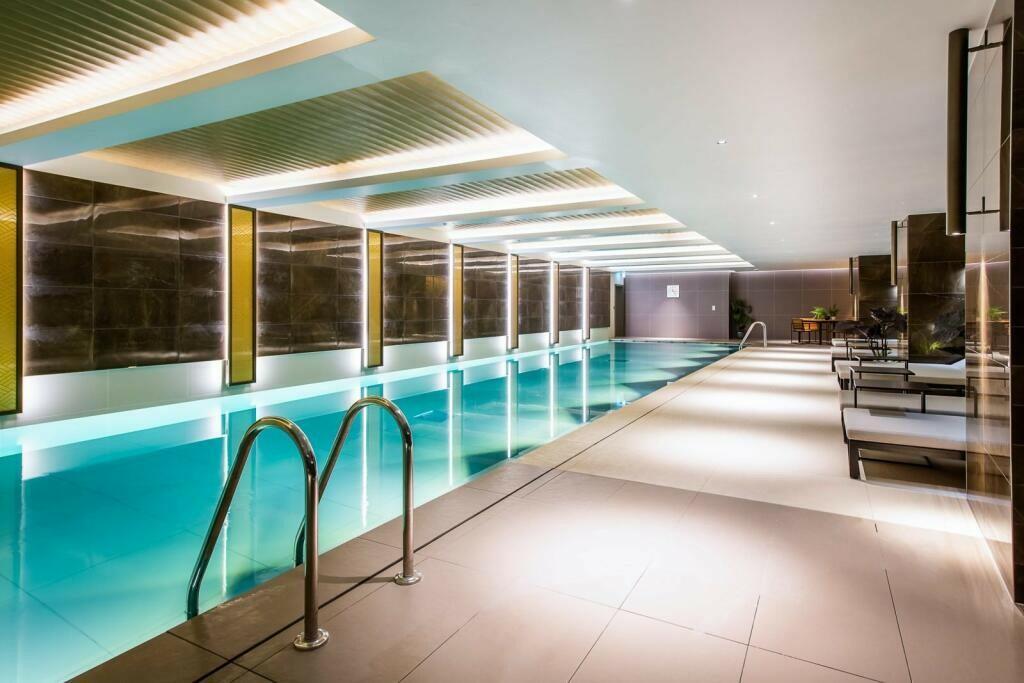 1-Bedroom Apartment for Sale – Offers in Region of £850,000 – 570 sq ft