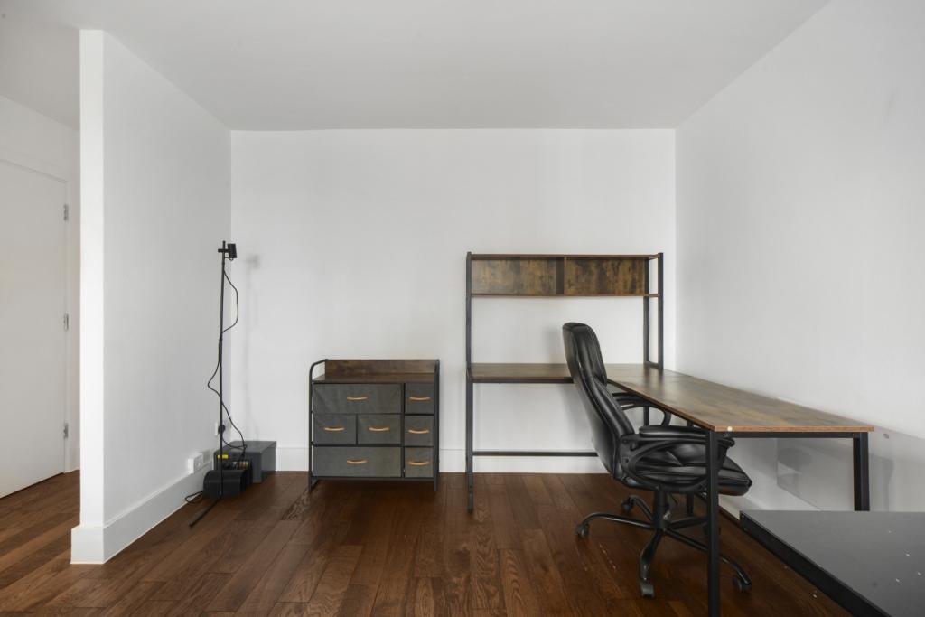 1-Bedroom Apartment to Rent – £2,000pcm – Private Terrace & Secure Parking