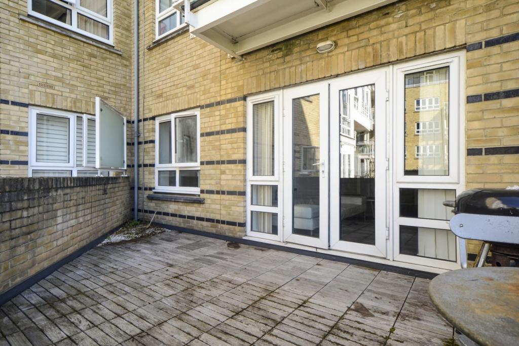 1-Bedroom Apartment to Rent – £2,000pcm – Private Terrace & Secure Parking