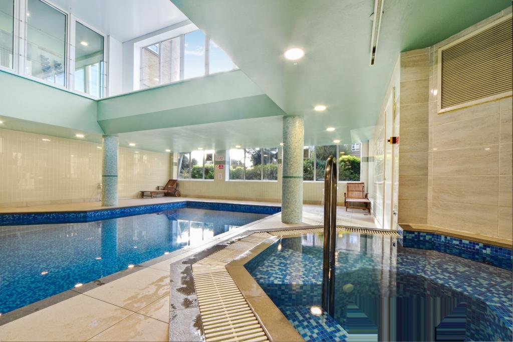 1-Bedroom Apartment to Rent – £2,000pcm – Private Terrace & Secure Parking