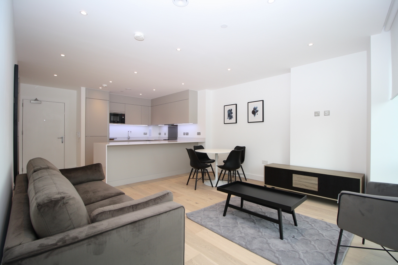 Bright One Bedroom Apartment – £2,383pcm – Royal Captain Court, Canary Wharf, E14