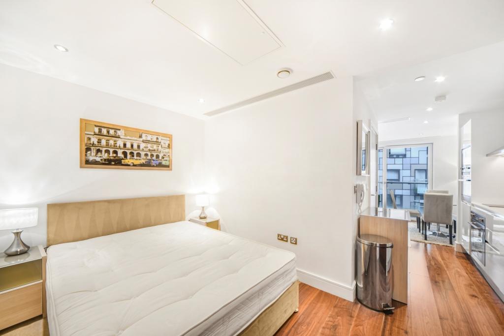 Studio Apartment To Let – Lincoln Plaza, Canary Wharf, London, E14 – £1,993pcm